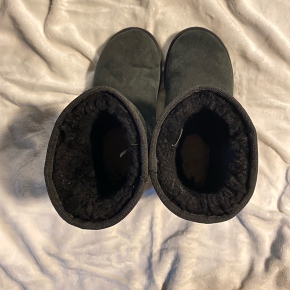 UGG Women’s Classic Short II Boots Size 8 Black - Picture 7 of 11